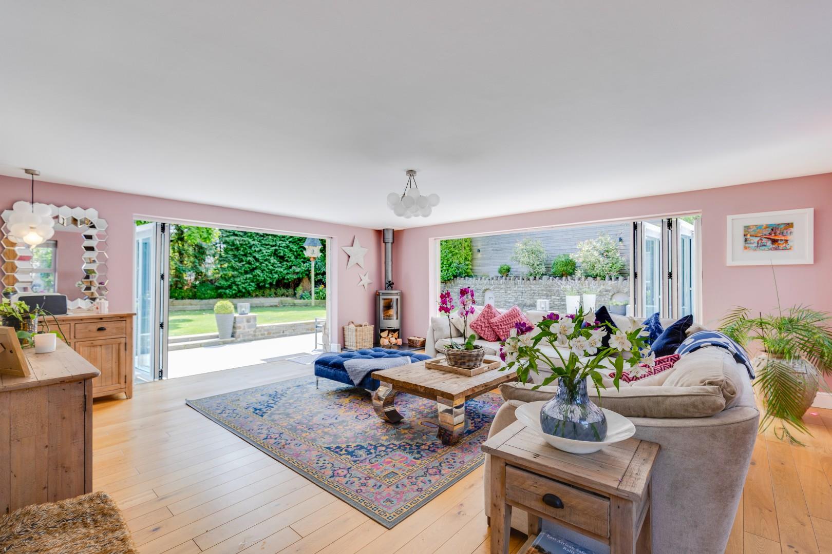 Foxleigh House, Trerhyngyll, Nr Cowbridge, Vale Of Glamorgan, CF71 7TN
